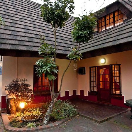 Woodpecker Inn Richards Bay Extérieur photo