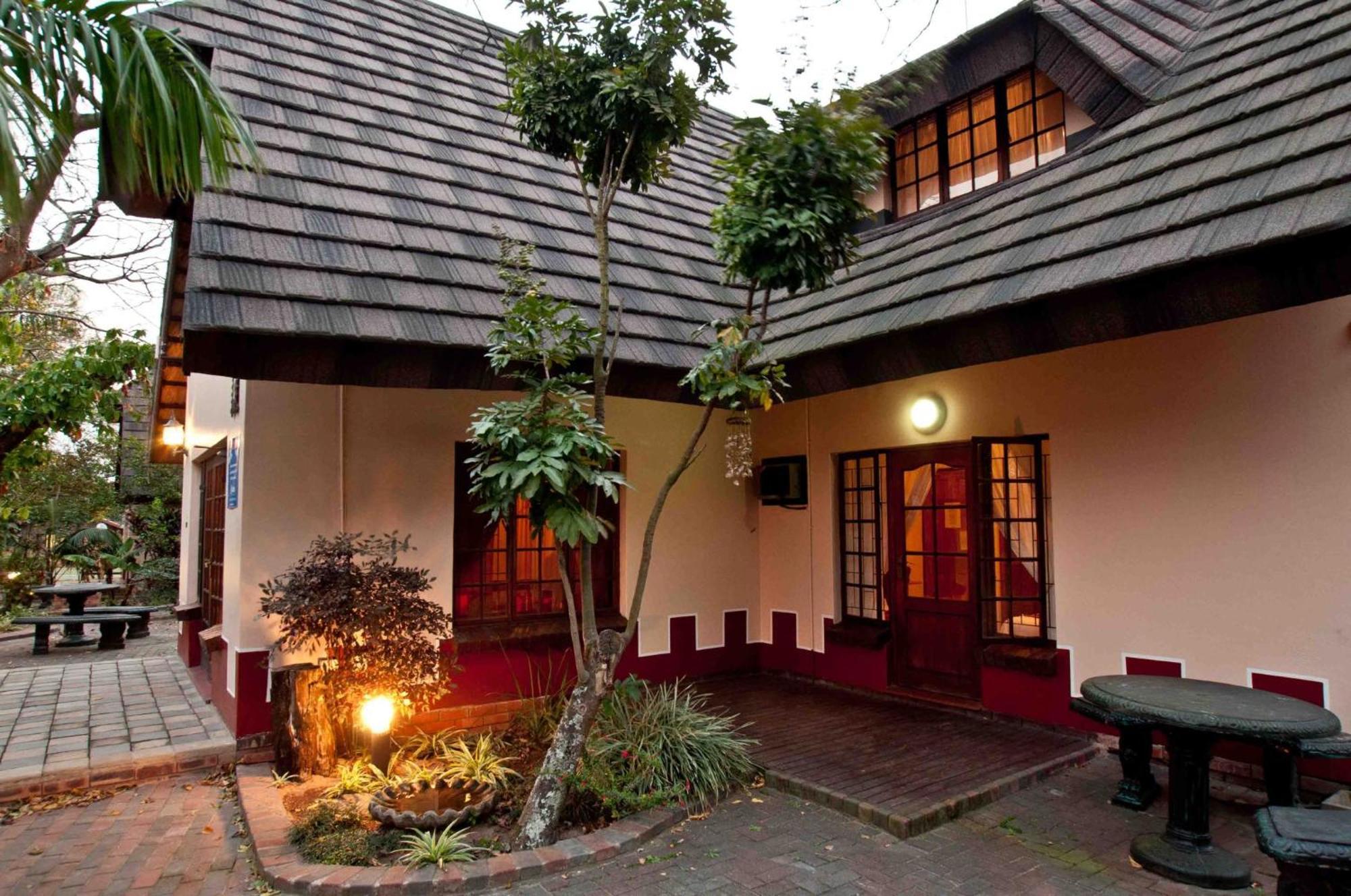 Woodpecker Inn Richards Bay Extérieur photo