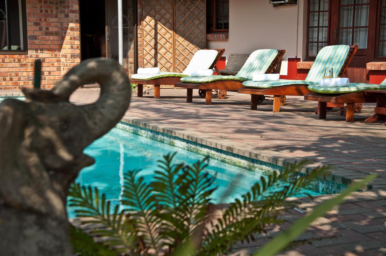 Woodpecker Inn Richards Bay Extérieur photo