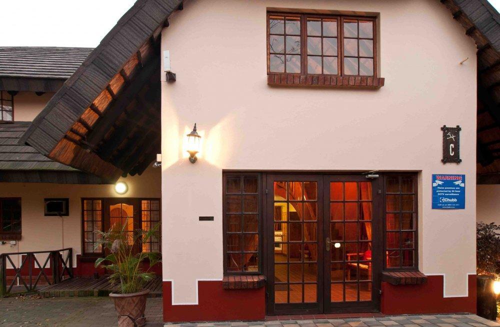 Woodpecker Inn Richards Bay Extérieur photo