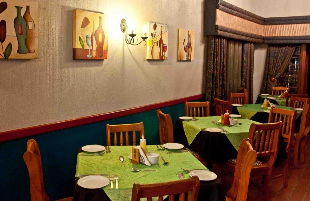 Woodpecker Inn Richards Bay Extérieur photo